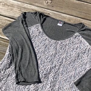 Grey 3/4 sleeve lace top
